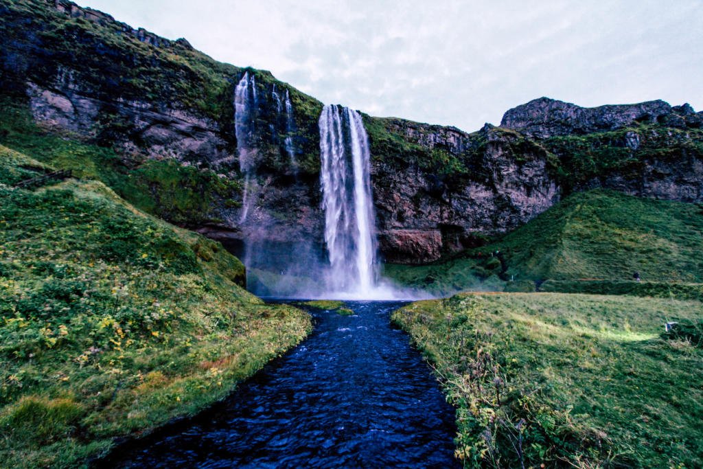 Seljalandsfoss - Young Wayfarer