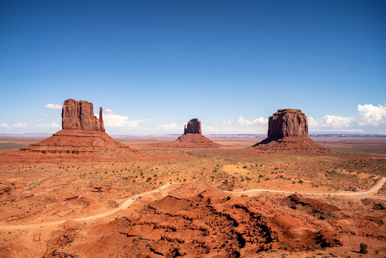 24 Hours Around Monument Valley • Young Wayfarer